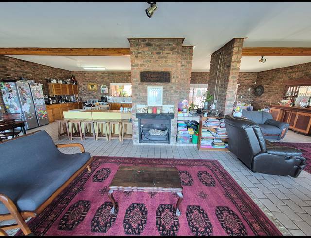 5 BEDROOM HOUSE FOR SALE IN DANA BAY